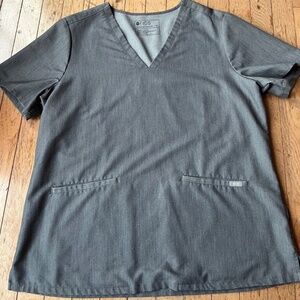 FIGS Casma Three-Pocket Scrub Top Gray XL